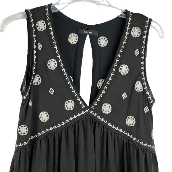 New-miss Me Deep V neck, Embroidered, Empire Waist, Hi-Lo, Mini Dress - Picture 2 of 16